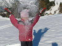 Neuschnee über Nacht am Tunelhof in Weerberg