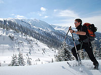 Schneeschuhwanderung durch wunderschöne Winterlandschaft in der Silberregion Karwendel